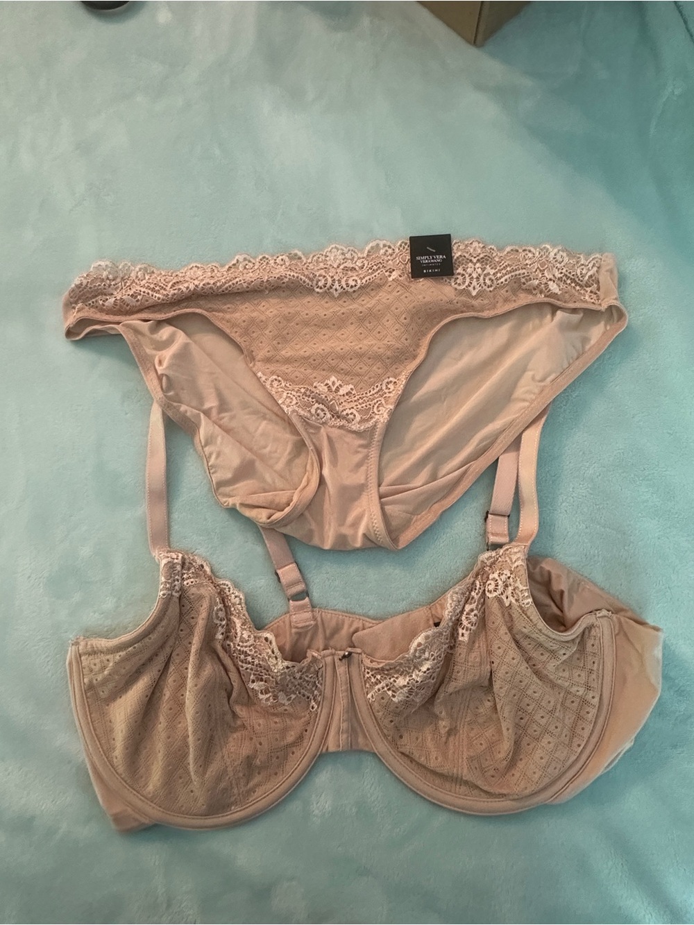 Simply Vera Vera Wang Taupe Geometric Underwire T-Shirt Bra Bundle